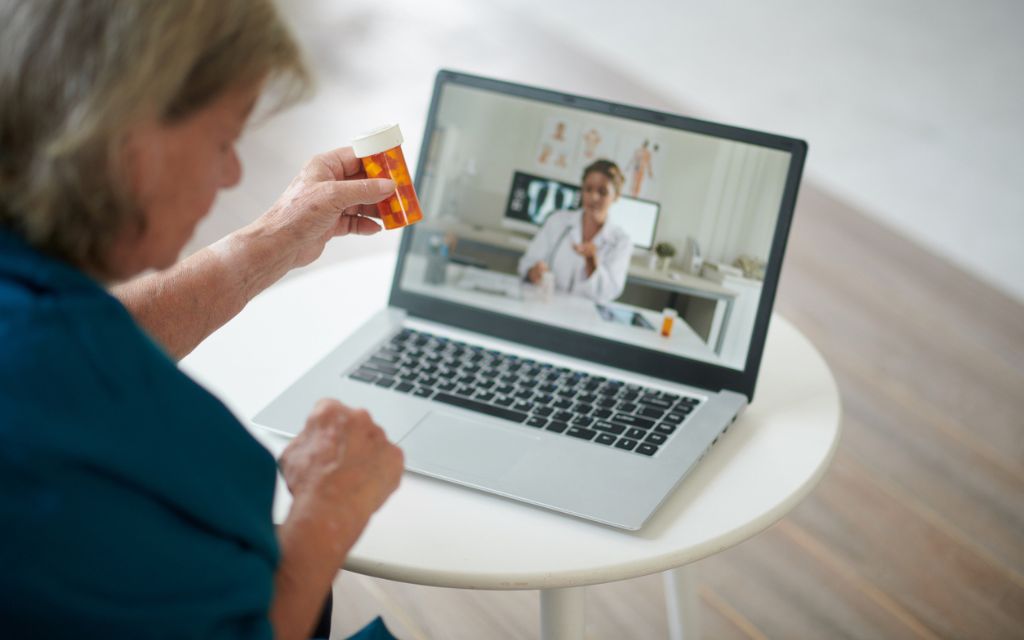 Is Your Practice Visible in ChatGPT and Google AI Overviews A GEO Starter Guide for Healthcare Marketers 2